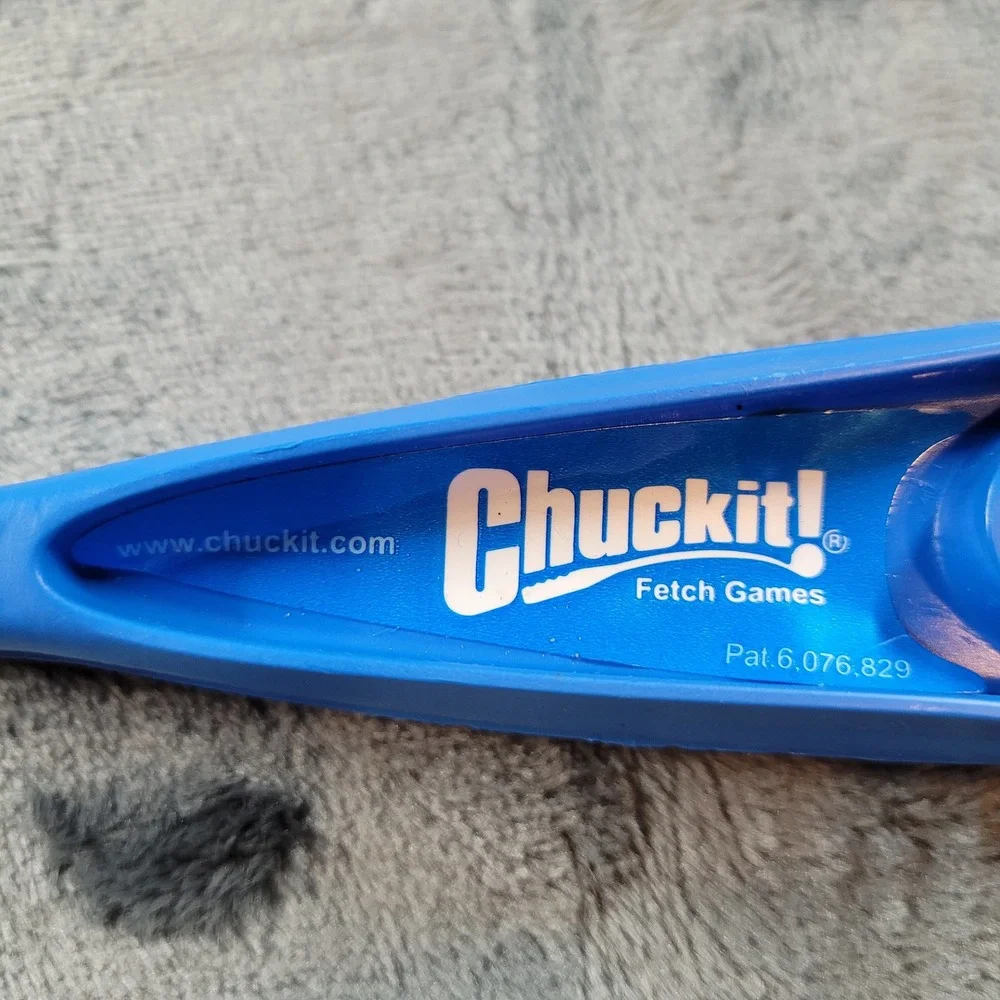 Chuckit! Junior 18M Dog Ball Launcher Blue‎ Medium 2.5